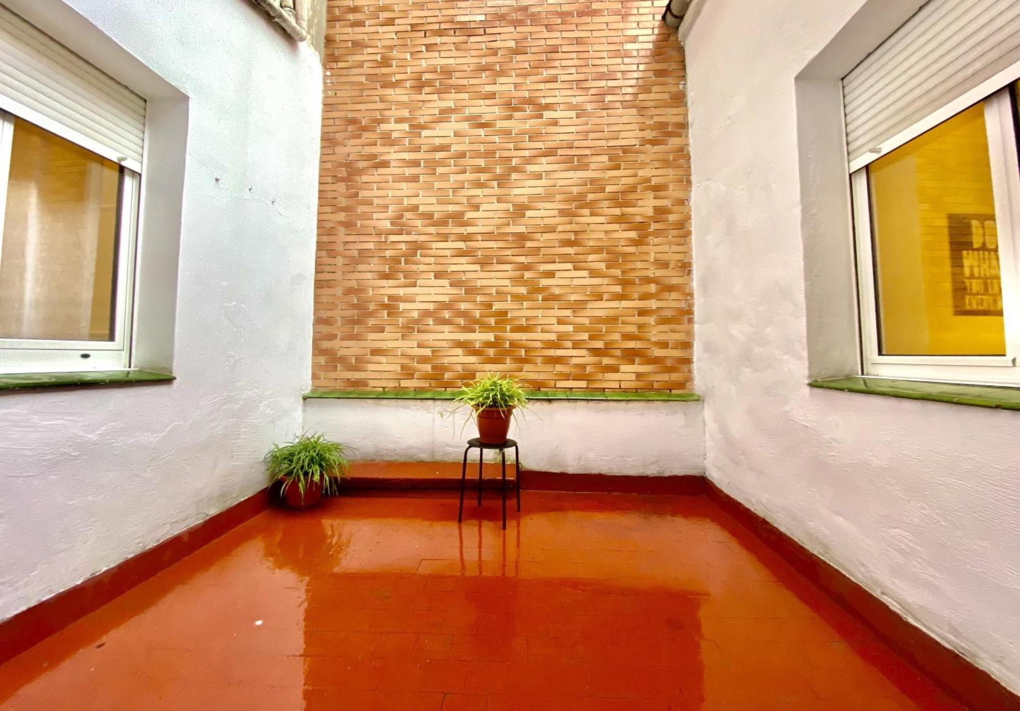 Amplio Apartamento Con Dos Patios Хихон Екстериор снимка