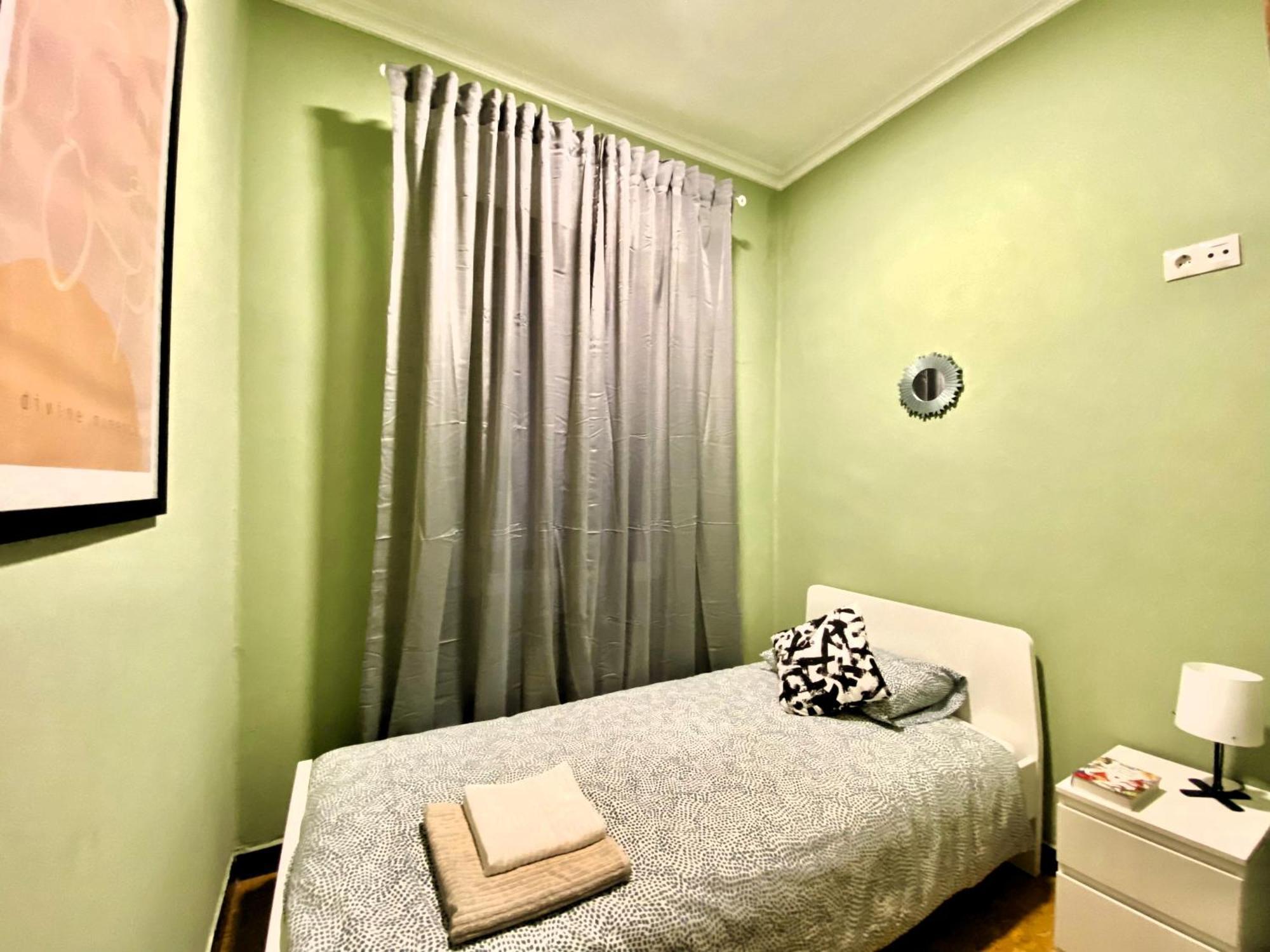 Amplio Apartamento Con Dos Patios Хихон Екстериор снимка