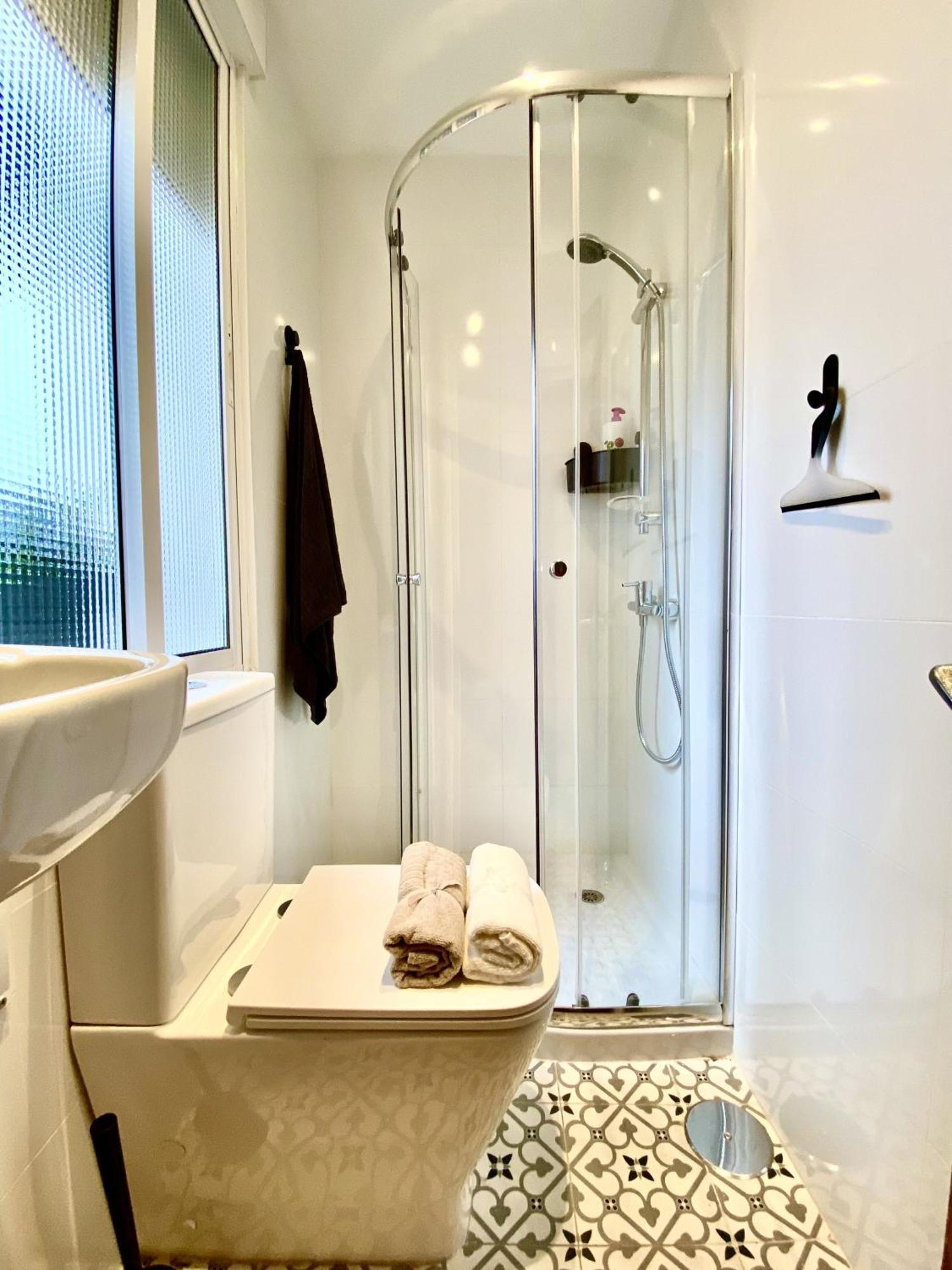 Amplio Apartamento Con Dos Patios Хихон Екстериор снимка