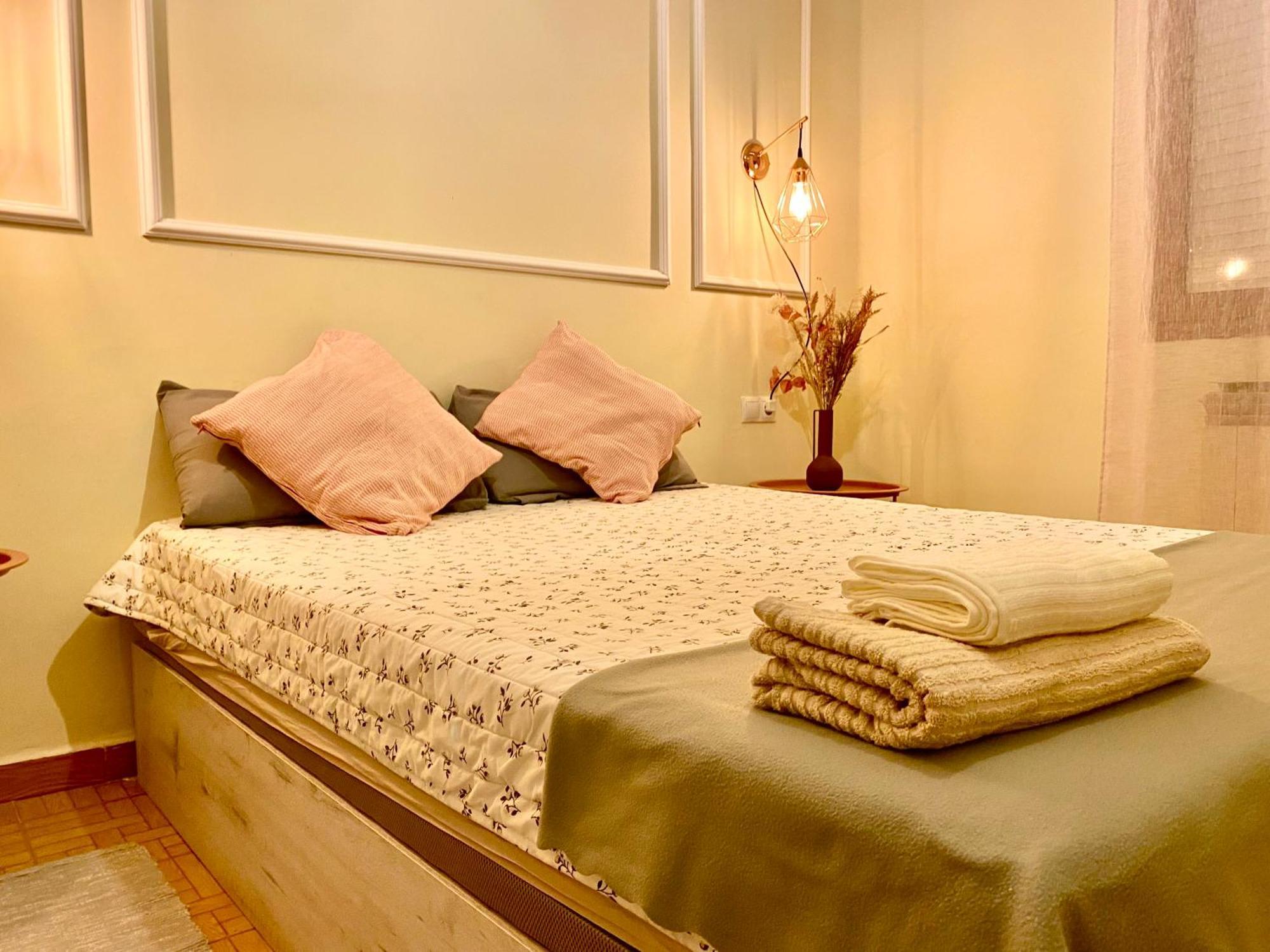 Amplio Apartamento Con Dos Patios Хихон Екстериор снимка